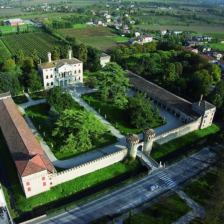 Гостьовий будинок Castello Di Ронкаде Екстер'єр фото