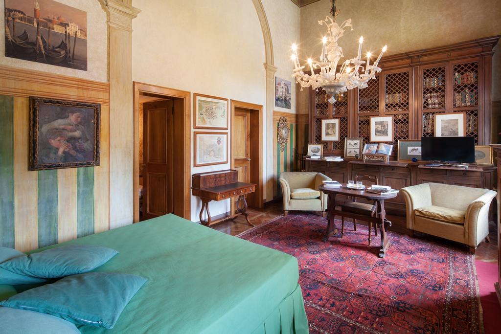Гостьовий будинок Castello Di Ронкаде Екстер'єр фото